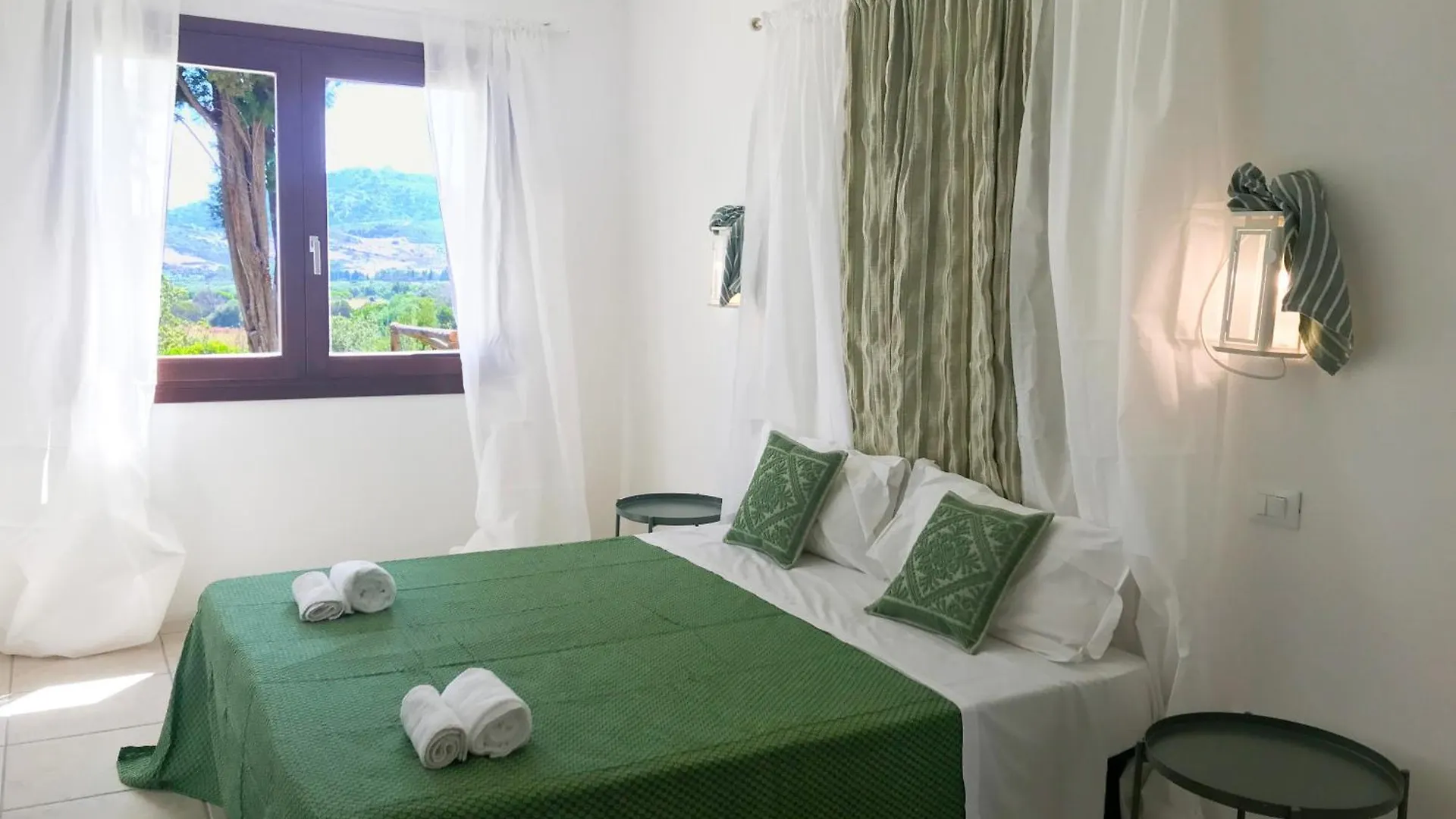 Chia, Scorci Di Mare Villa Chia